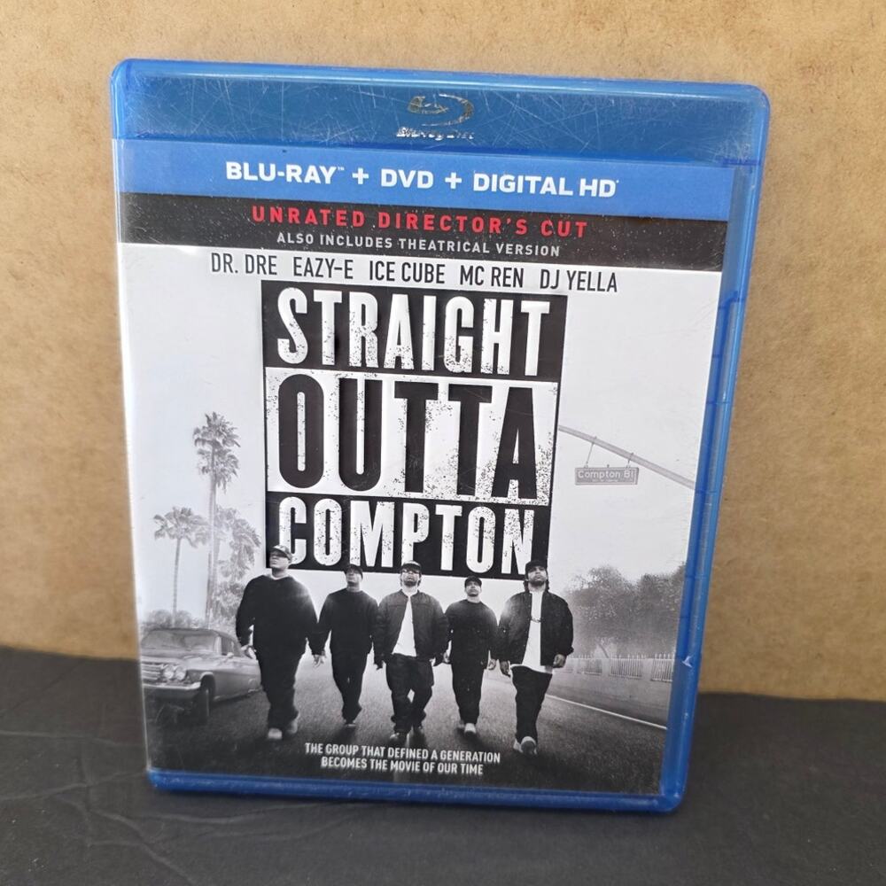Straight Outta Compton (Blu-ray + DVD + Digital HD)